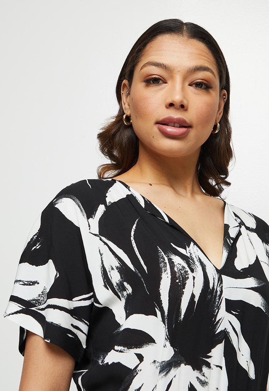 edit - Wide leg notch neck jumpsuit - black & white