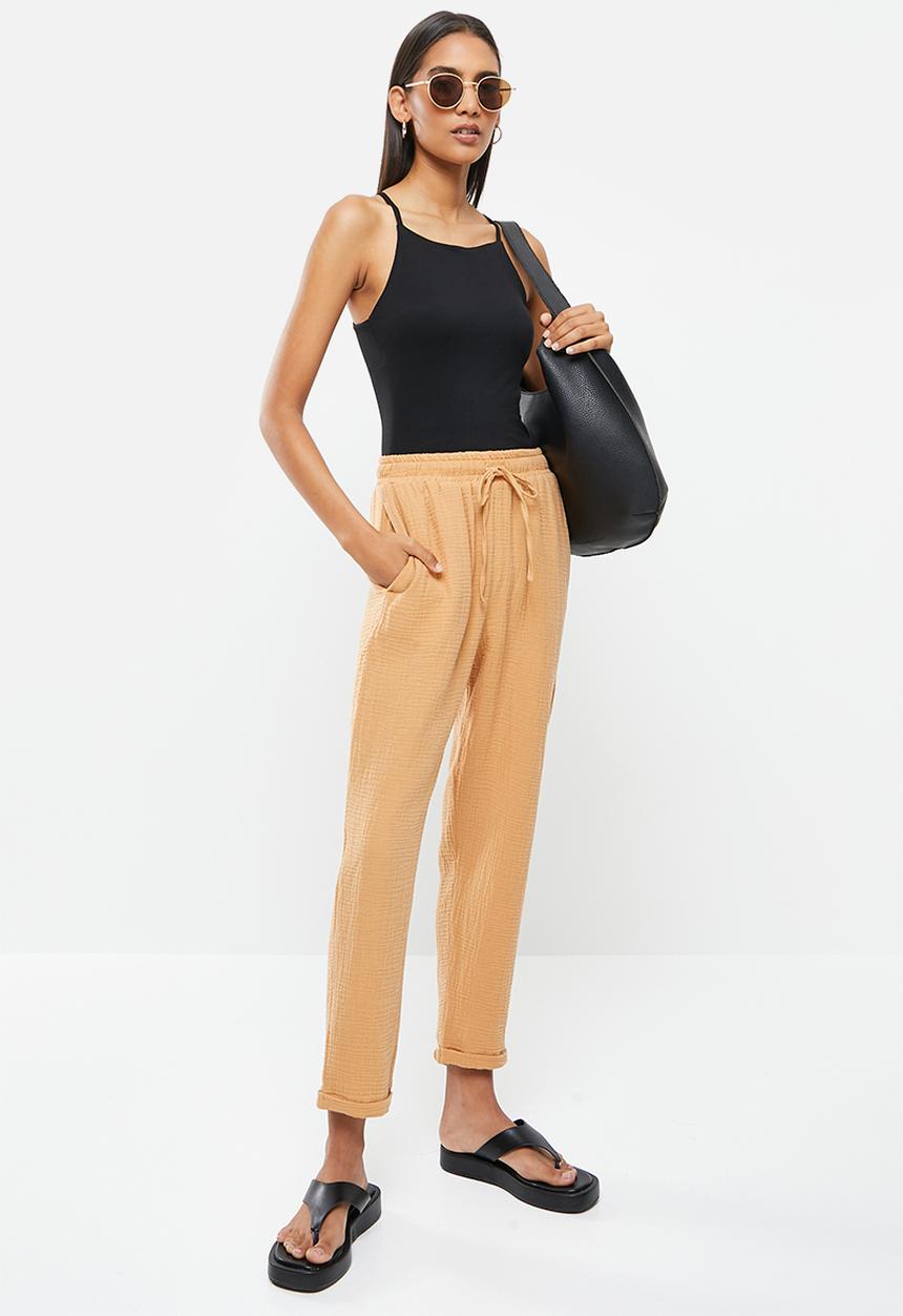 Me&B - Spaghetti binding cami - black