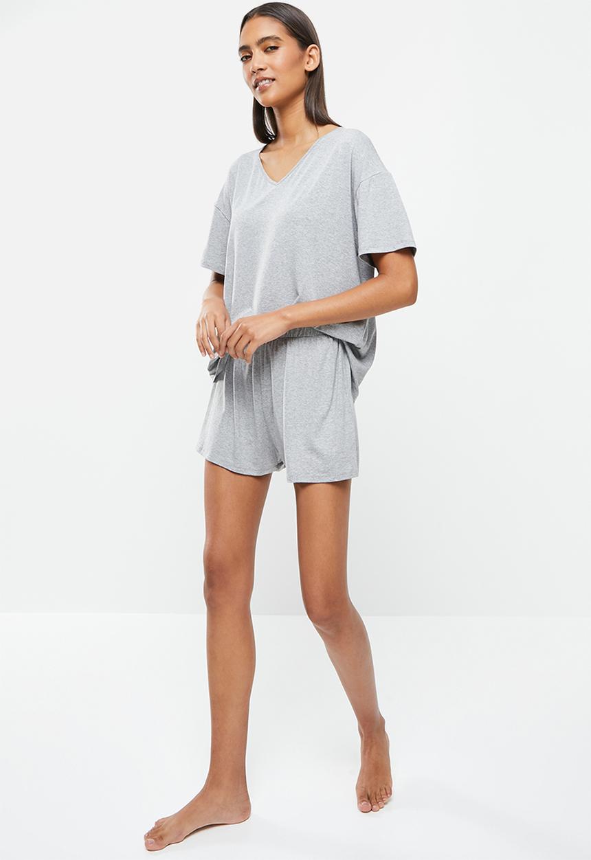 Superbalist - Sleeve v-neck tee and shorts set - light grey melange