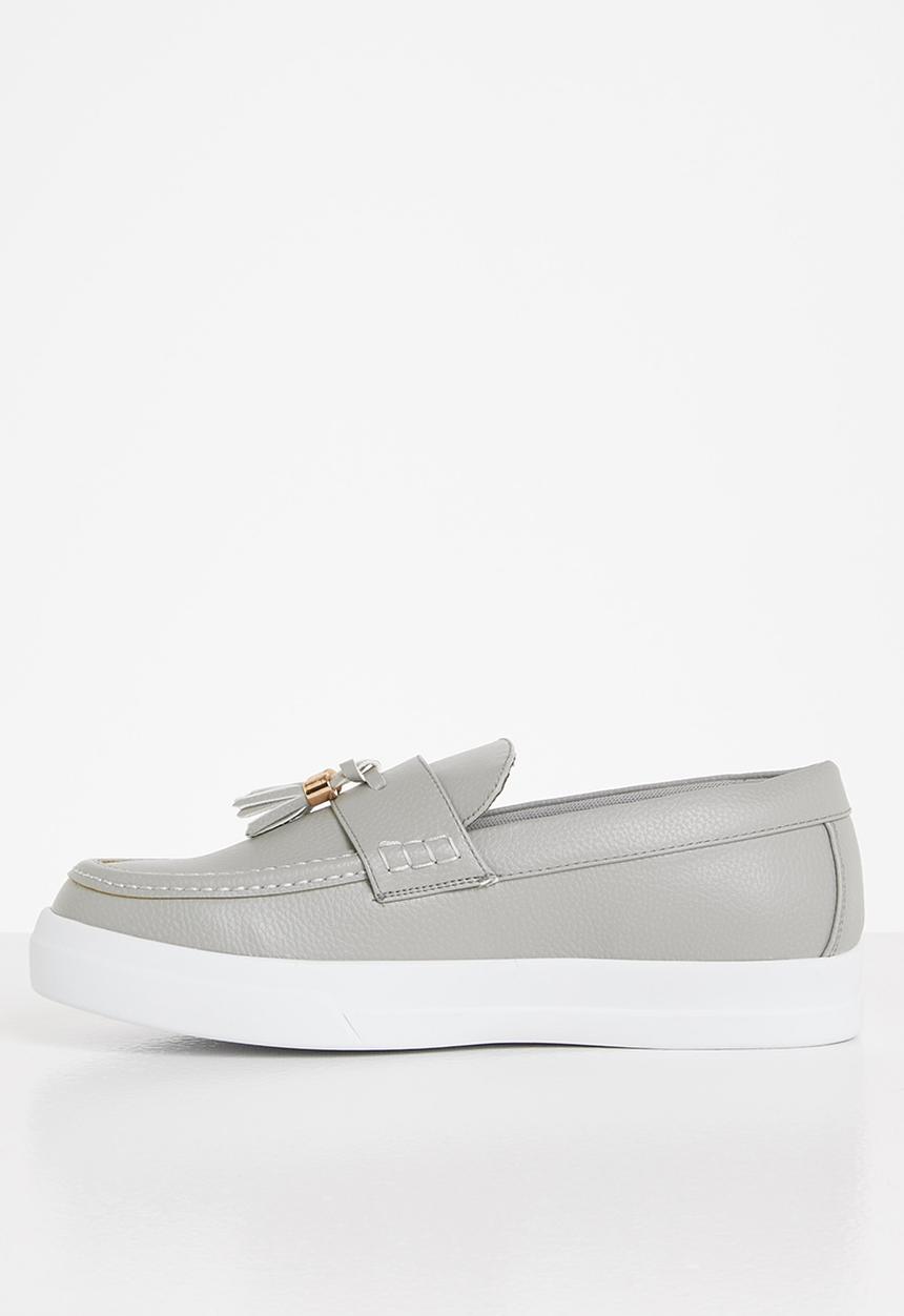 Jonathan D - J tassel - grey