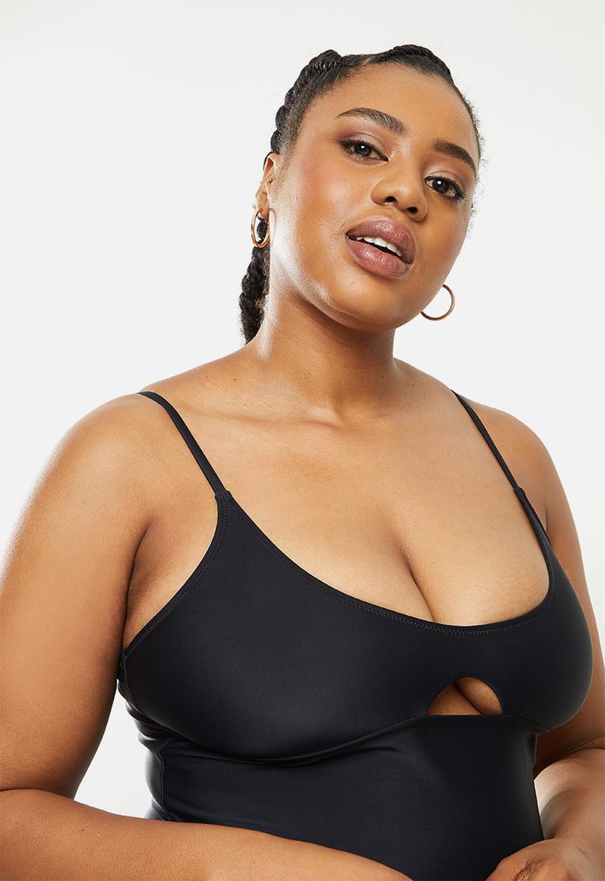 Missguided - Plus size cut out swimsuit - black