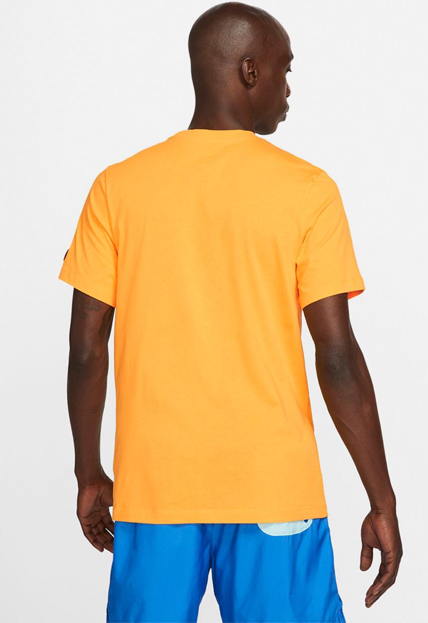 Nike - Nsw tee swoosh 50 hbr - university gold
