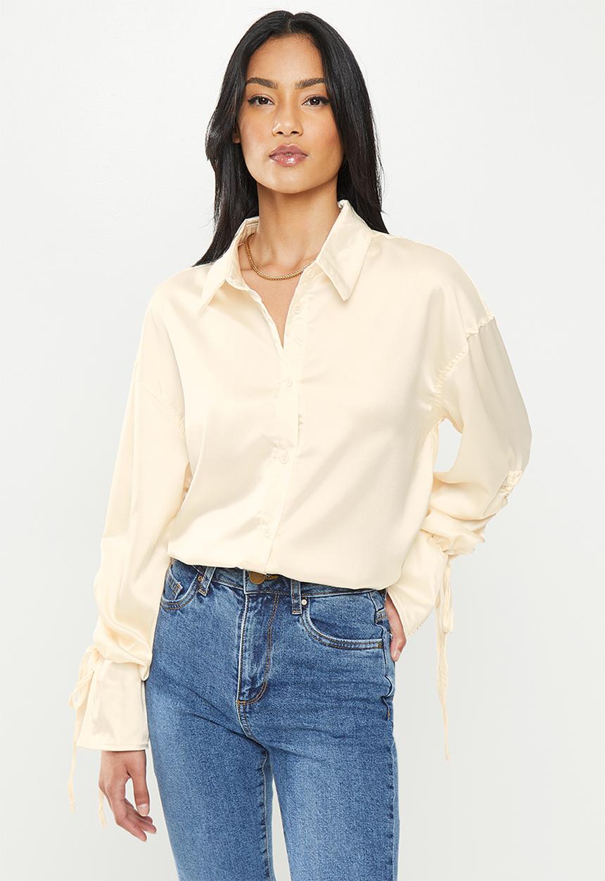 Missguided - Petite ruched sleeve satin ski - hazelnut
