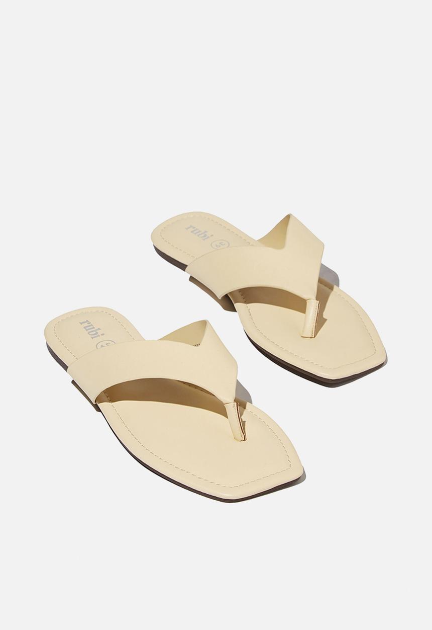 Cotton On - Everyday molly toe post sandal - butter pu