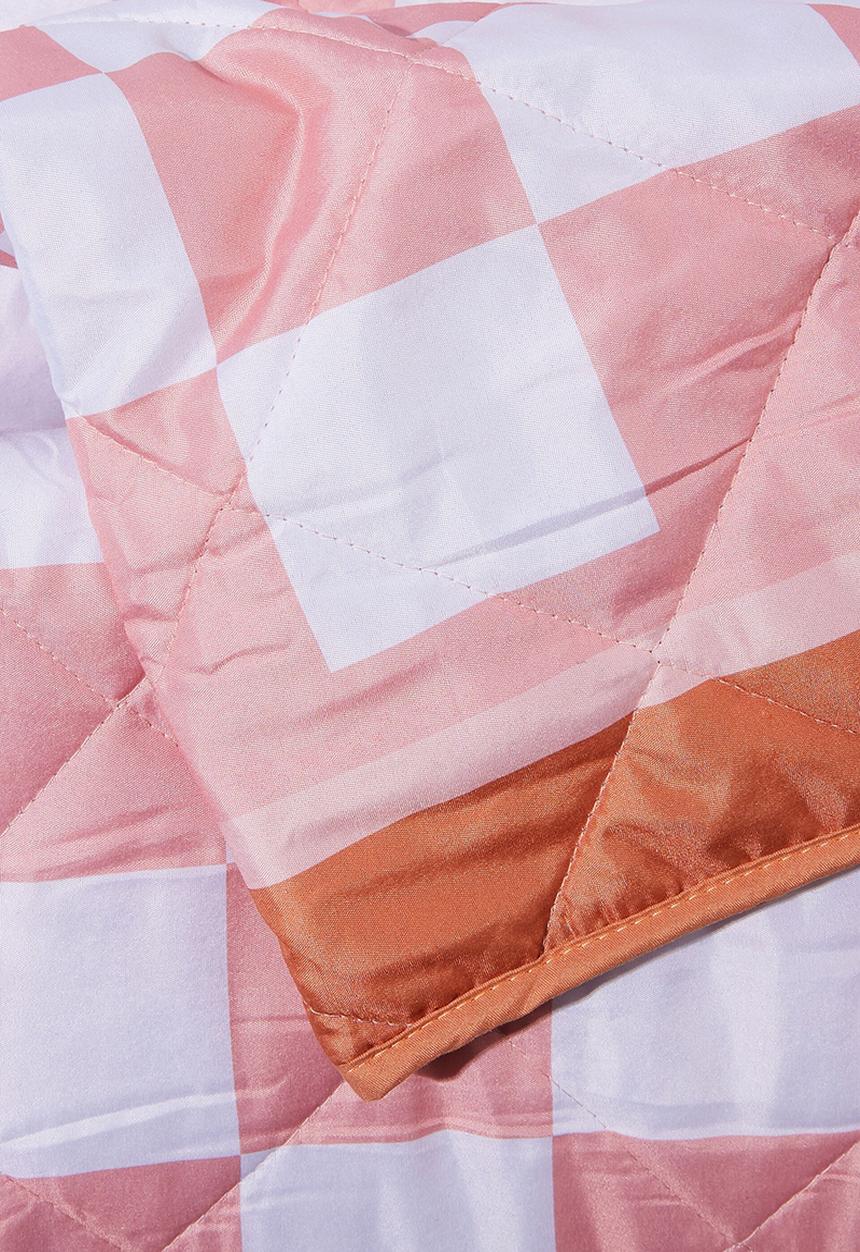 Rubi - Quilted picnic blanket - soft candy checkerboard