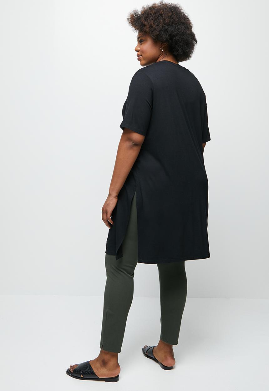 edit Plus - Longline deep slit tee - black