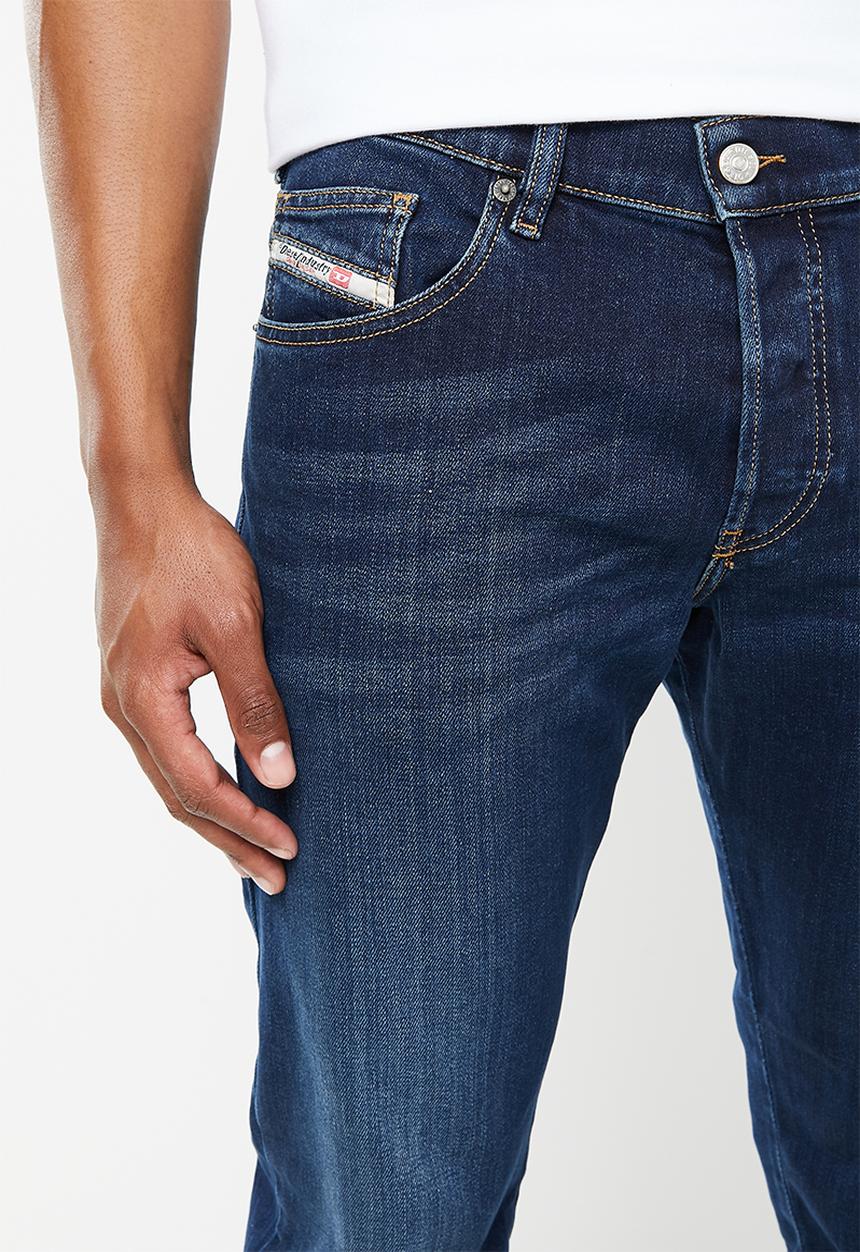 Diesel  - Yennox tapered longer length jeans - blue