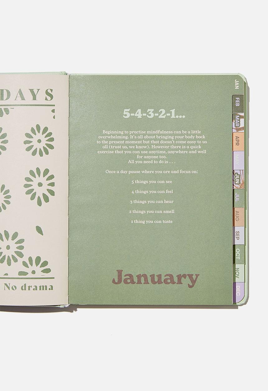 Typo - 2022 small weekly wellness planner - solarised