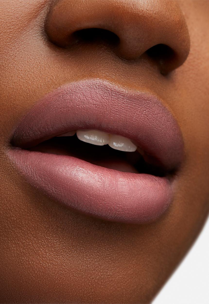 MAC - Aute Cuture Starring Rosalía Lipstick - Achiote