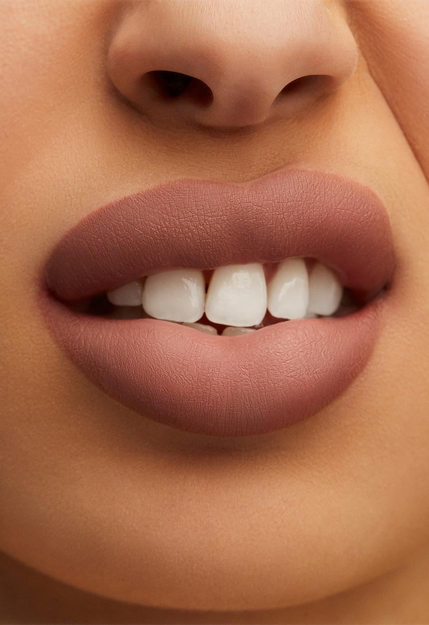 MAC - Aute Cuture Starring Rosalía Retro Matte Lip Colour - Jalea