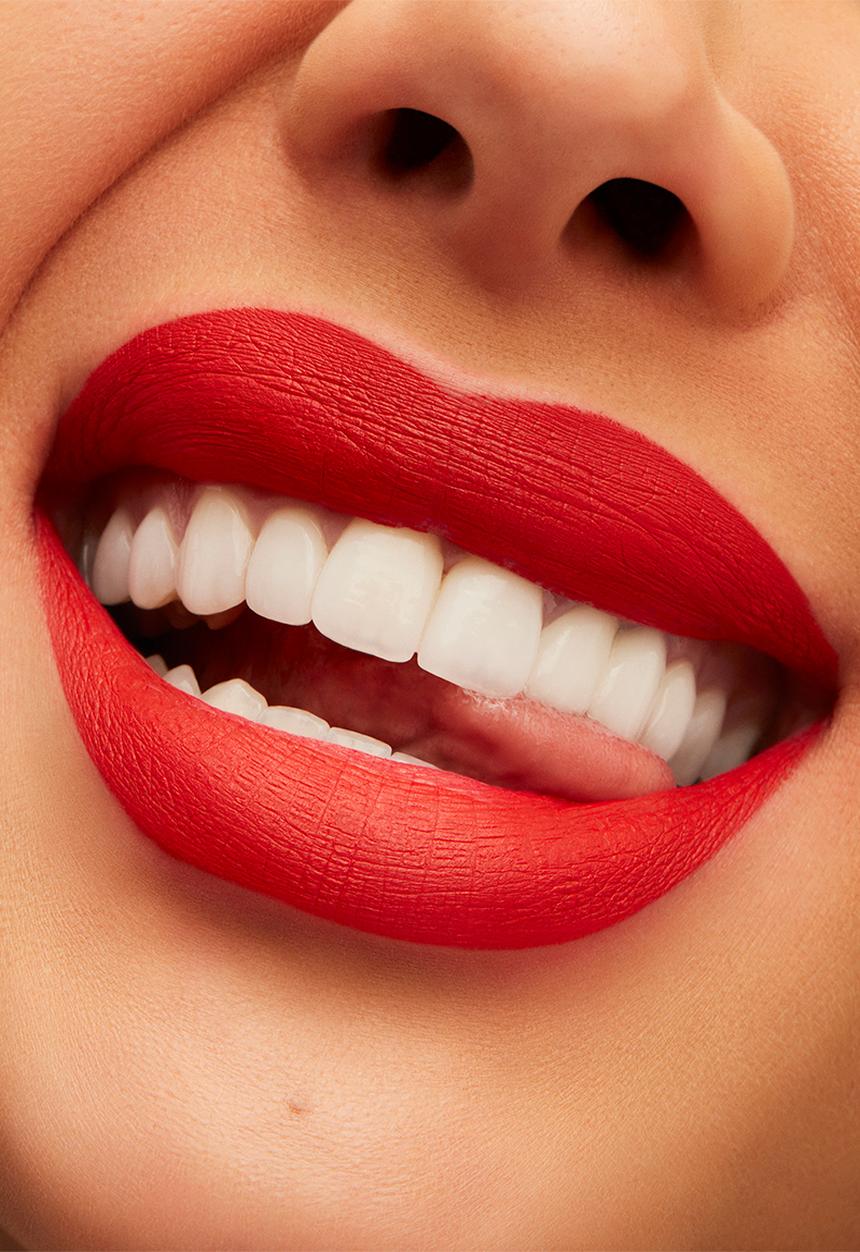 MAC - Aute Cuture Starring Rosalía Retro Matte Lip Colour - Spicy Pimentón