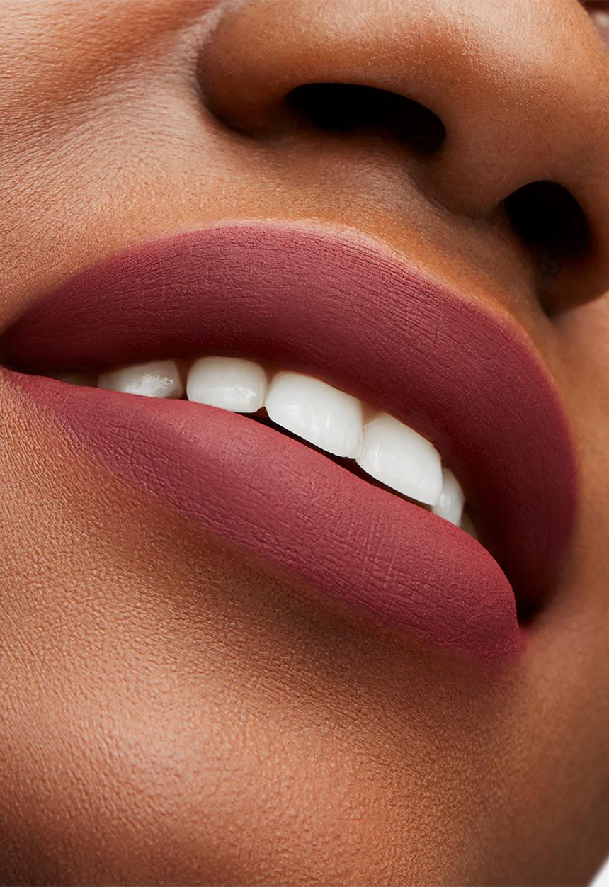 MAC - Aute Cuture Starring Rosalía Retro Matte Lip Colour - Spicy Pimienta