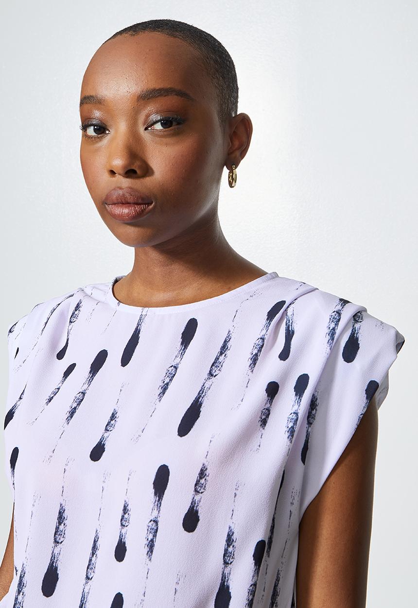 Superbalist - Grown on sleeve woven tee - white & black