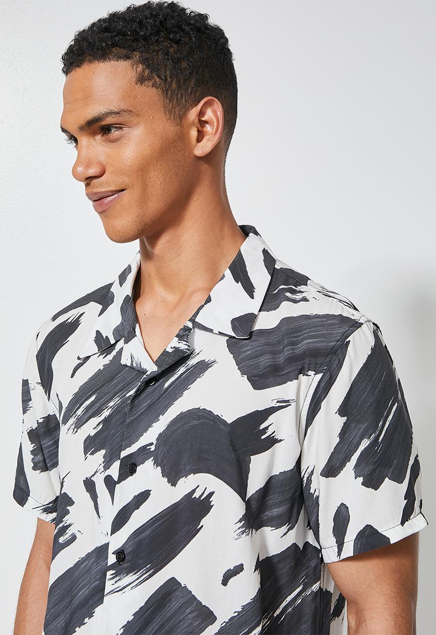 Superbalist - Regular fit viscose pattern resort short sleeve shirt - black & white 