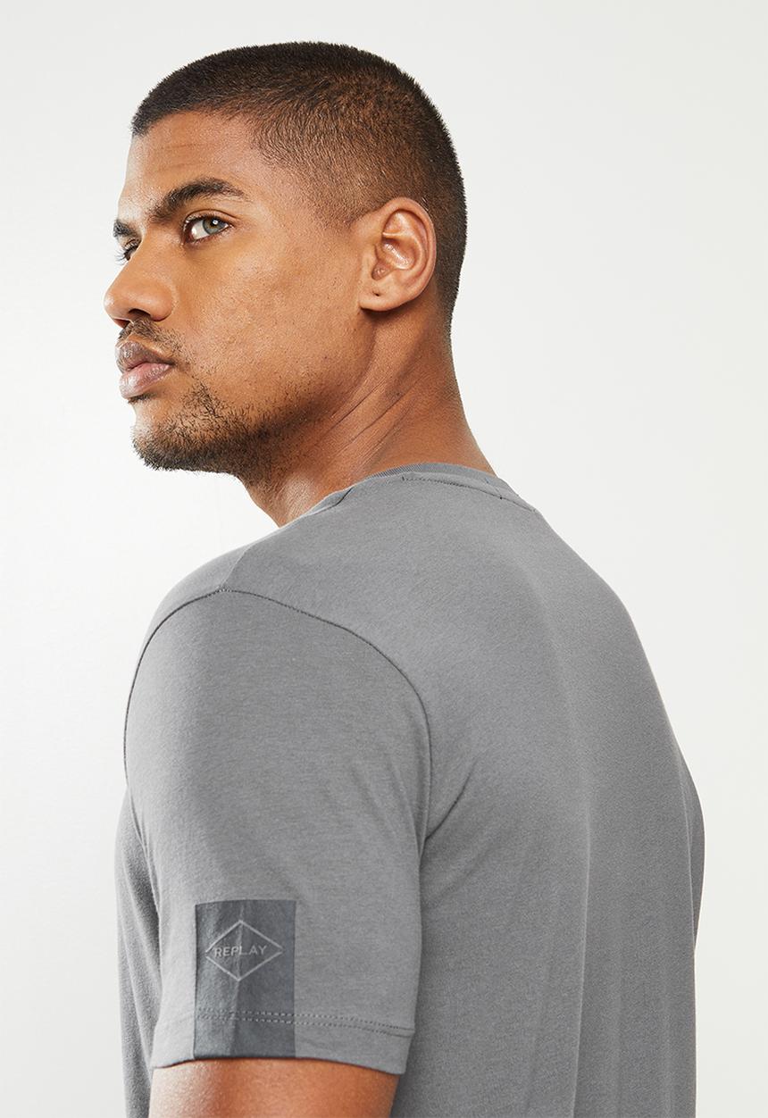 Replay - Left arm patch v-neck tee - grey