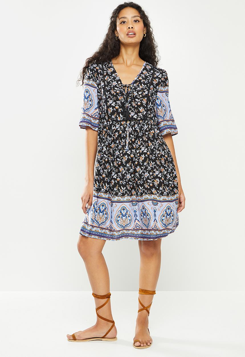 Stella Morgan - Detailed v-neck printed swing dress - multi black