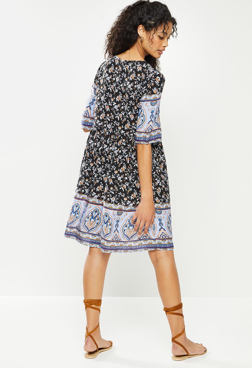 Stella Morgan - Detailed v-neck printed swing dress - multi black