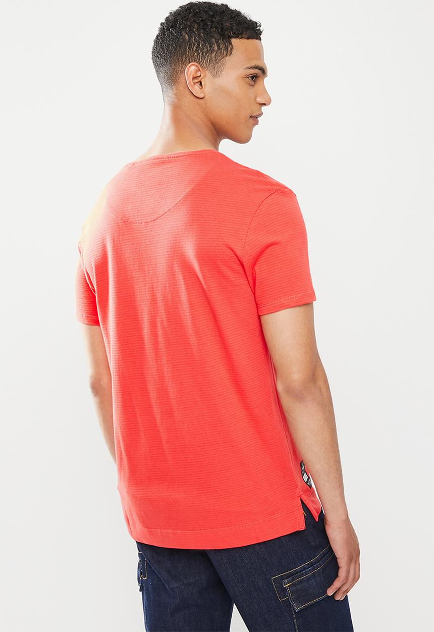 S.P.C.C - Arquette regular fit side slit straight hem tee - red