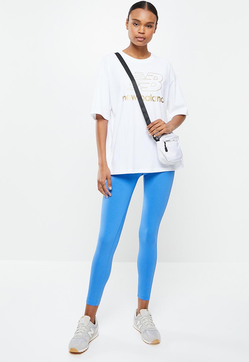 New Balance  - Nb athletics village stacked tee - white