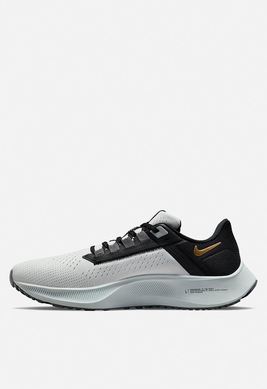 Nike - Air Zoom Pegasus 38 - photon dust/mtlc gold coin-lt smoke grey