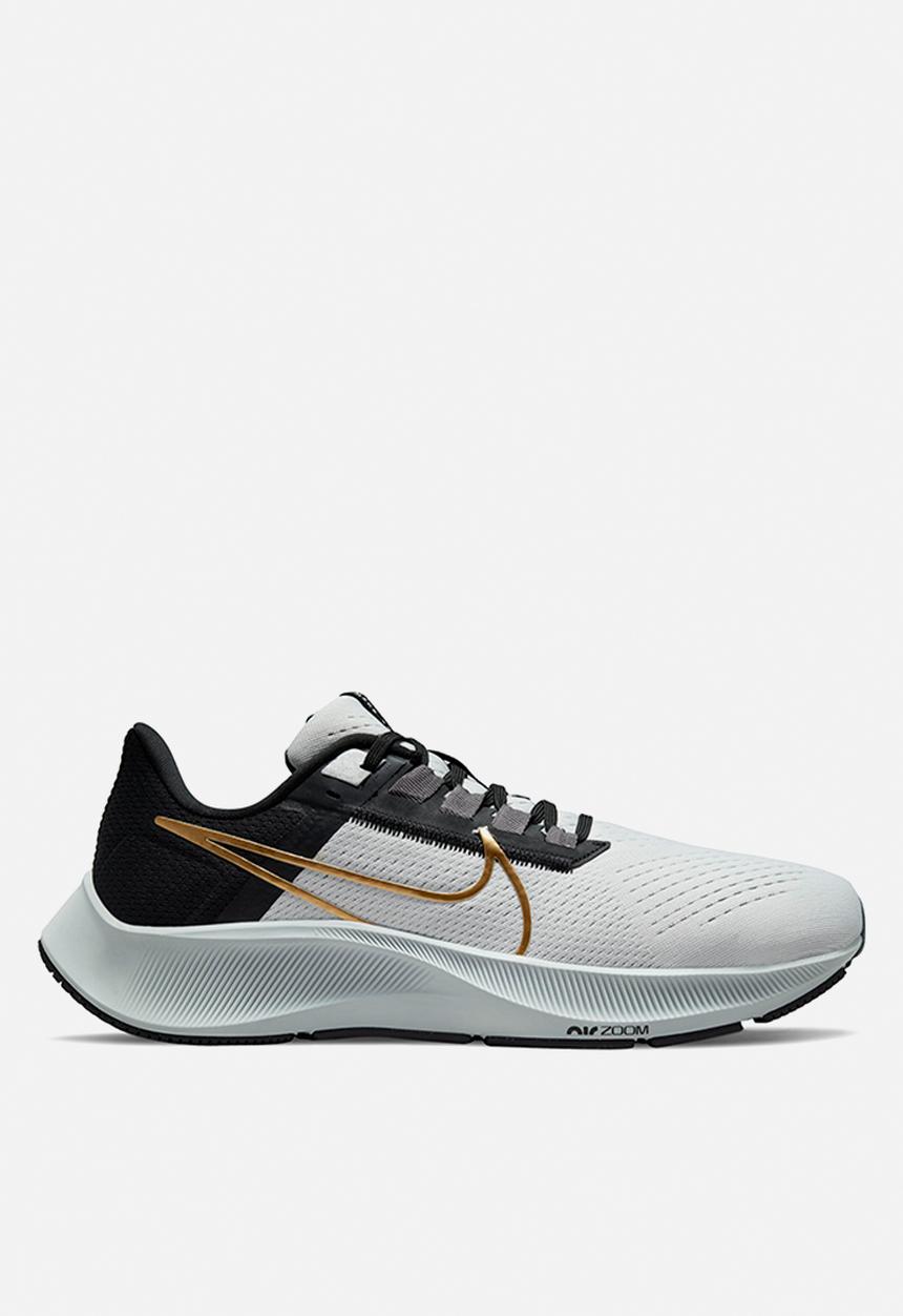Nike - Air Zoom Pegasus 38 - photon dust/mtlc gold coin-lt smoke grey