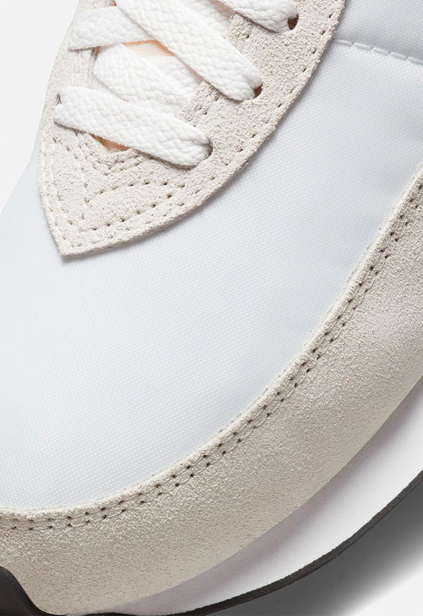 Nike - Waffle Trainer 2 - white/black-sail
