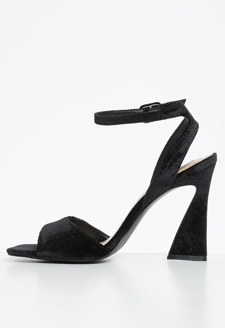 Steve Madden - Lakelyn heel - black 