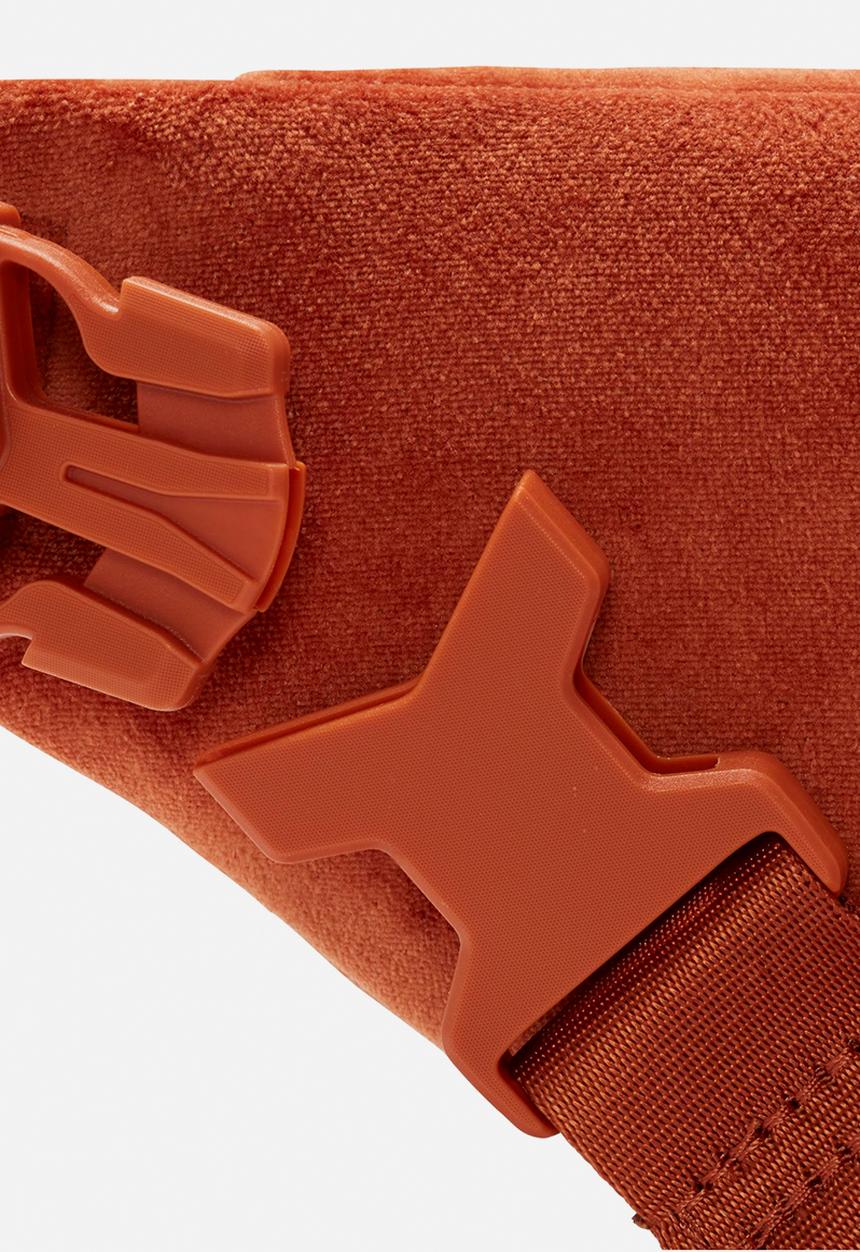 Nike - Nike heritage - dark russet/metallic gold