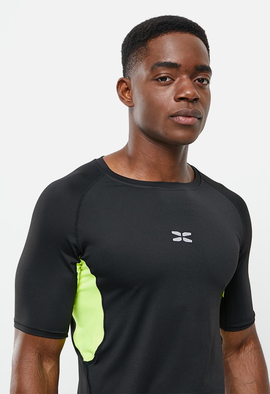 basicthread - Slim fit contrast tee - black