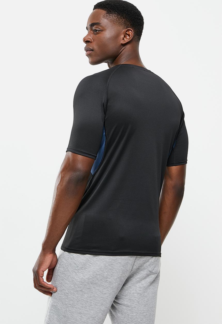 basicthread - Slim fit contrast tee - black