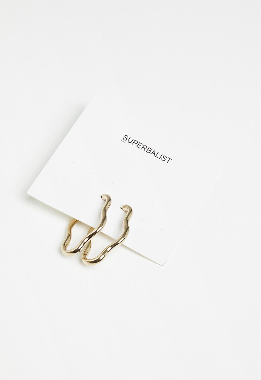 Superbalist - Abstract wave hoop earrings - gold