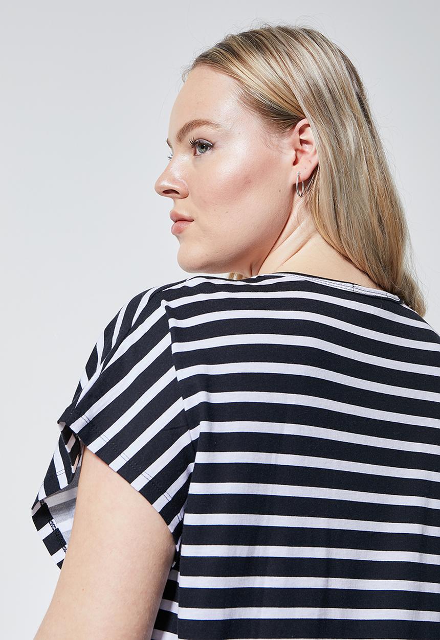 Superbalist - Grown on sleeve inset tee - black & white 