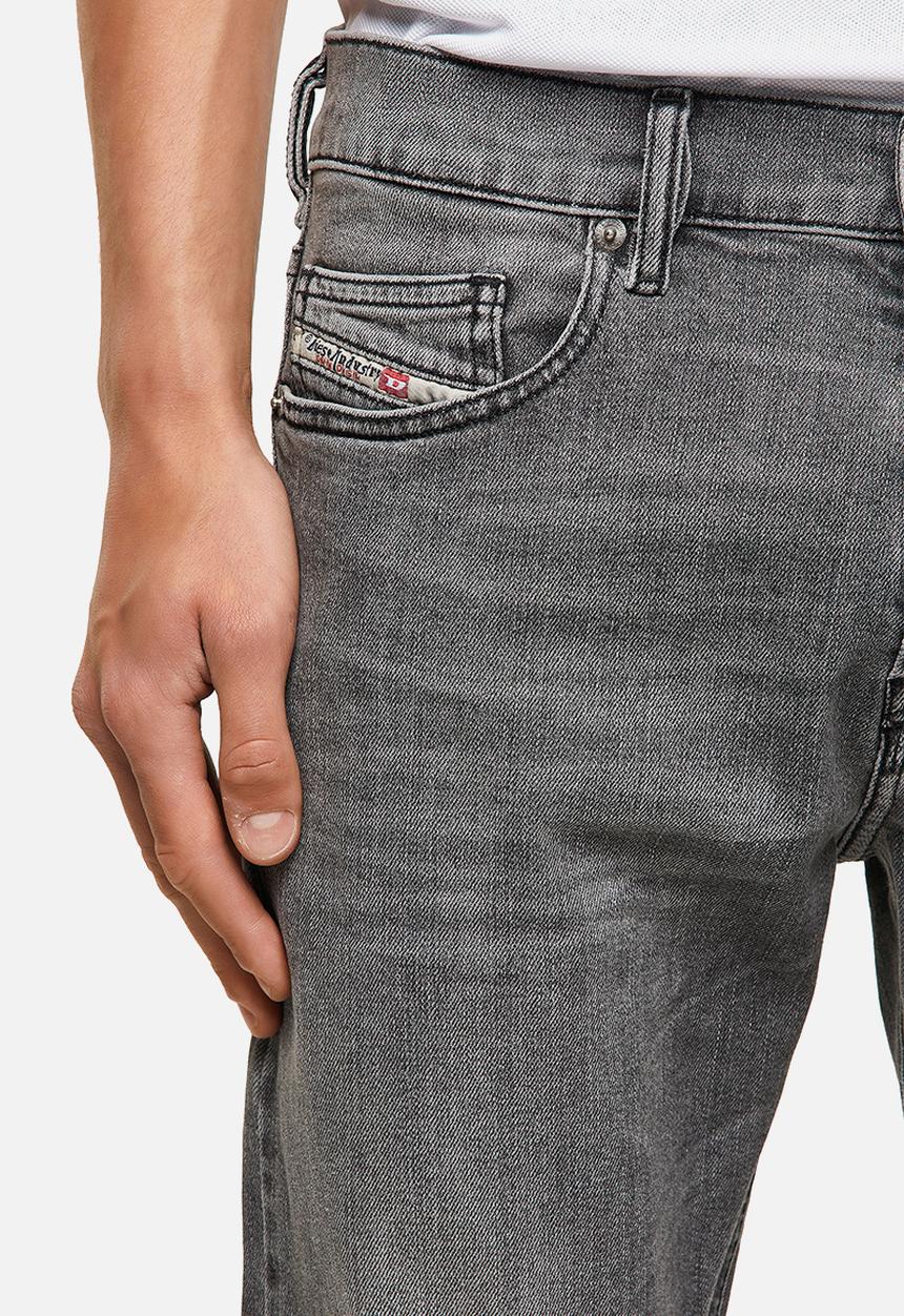 Diesel  - D-luster slim fit longer length jeans - grey