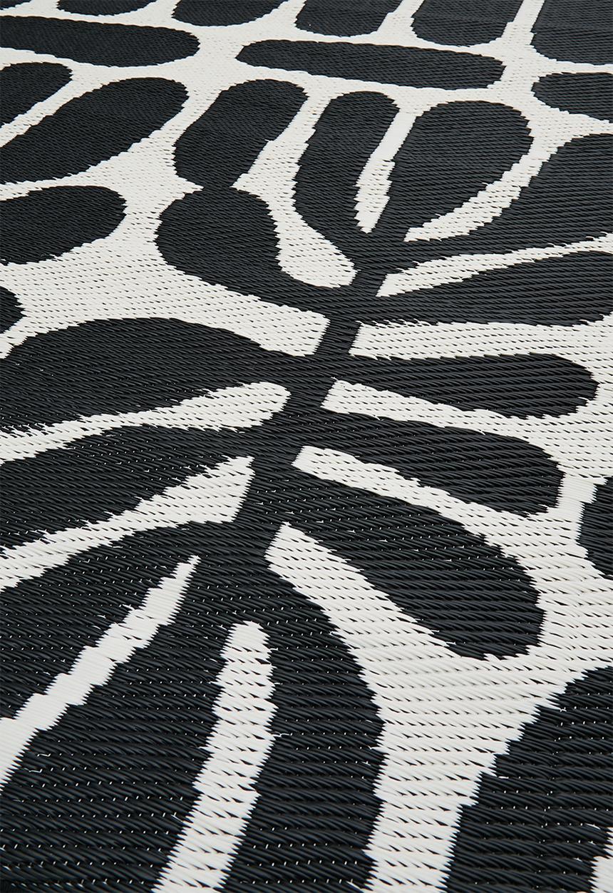 Fab Habitat - Serowe outdoor rug - black