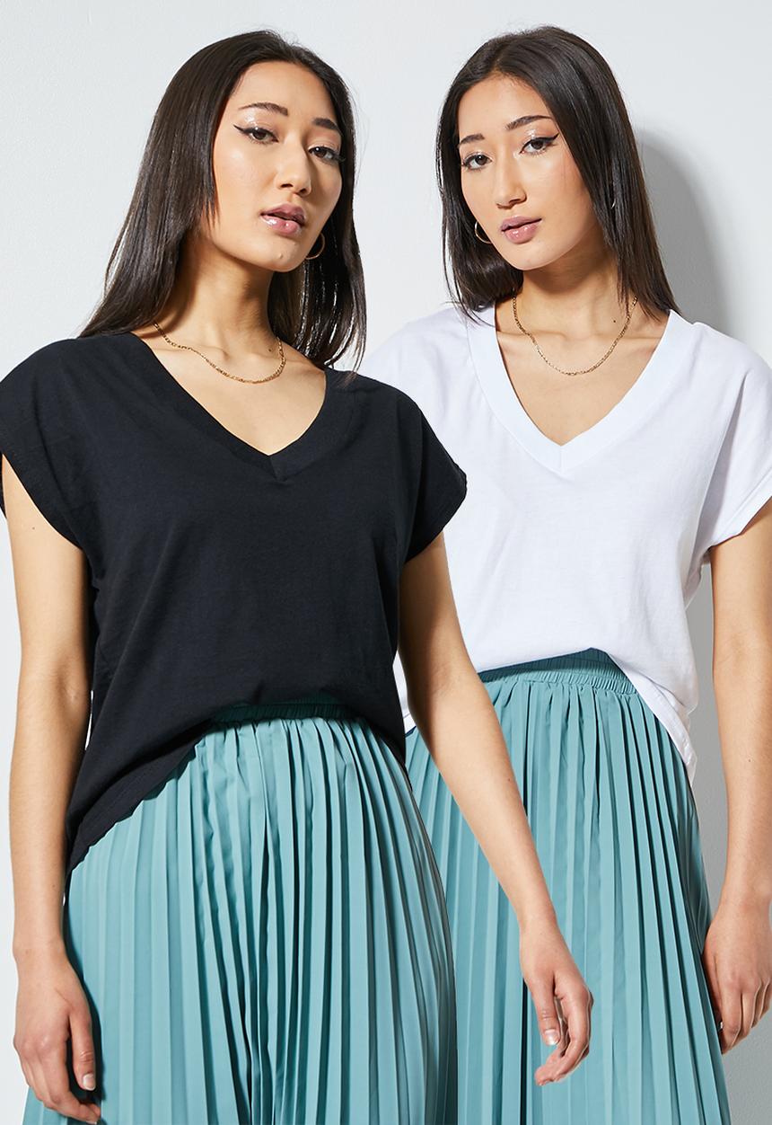 Superbalist - 2 Pack v-neck relaxed tee with grown on sleeve - black & white