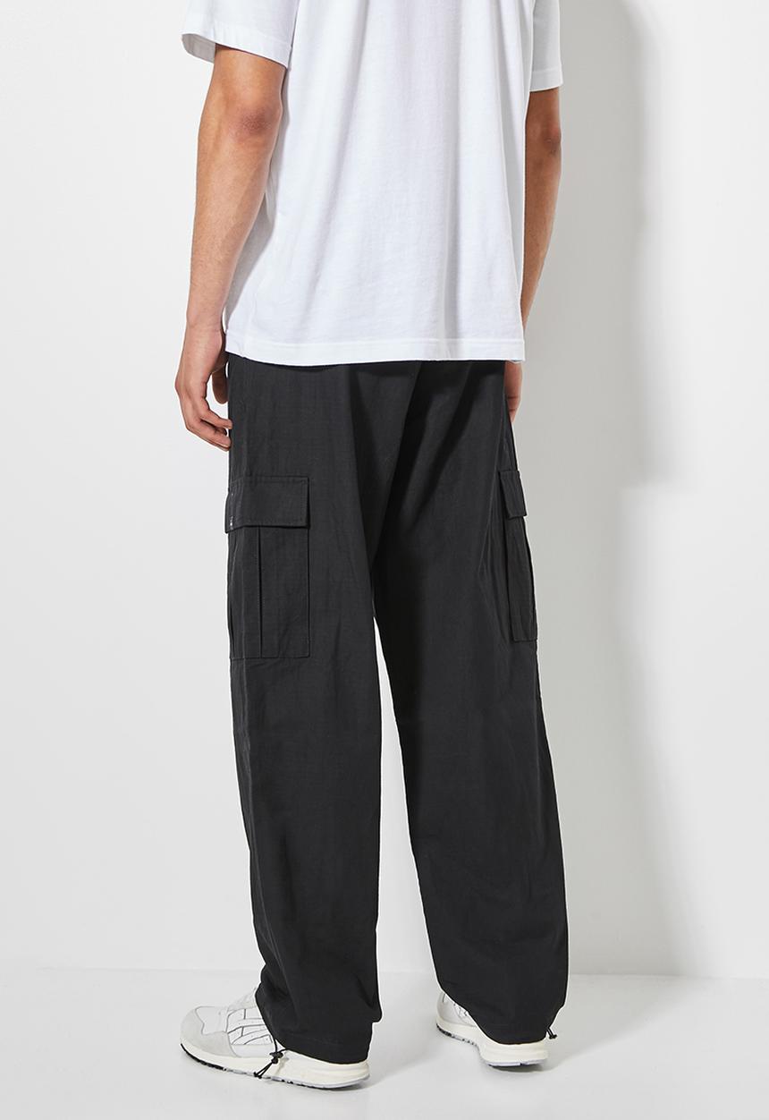 Superbalist - Carson loose cargo pants - black