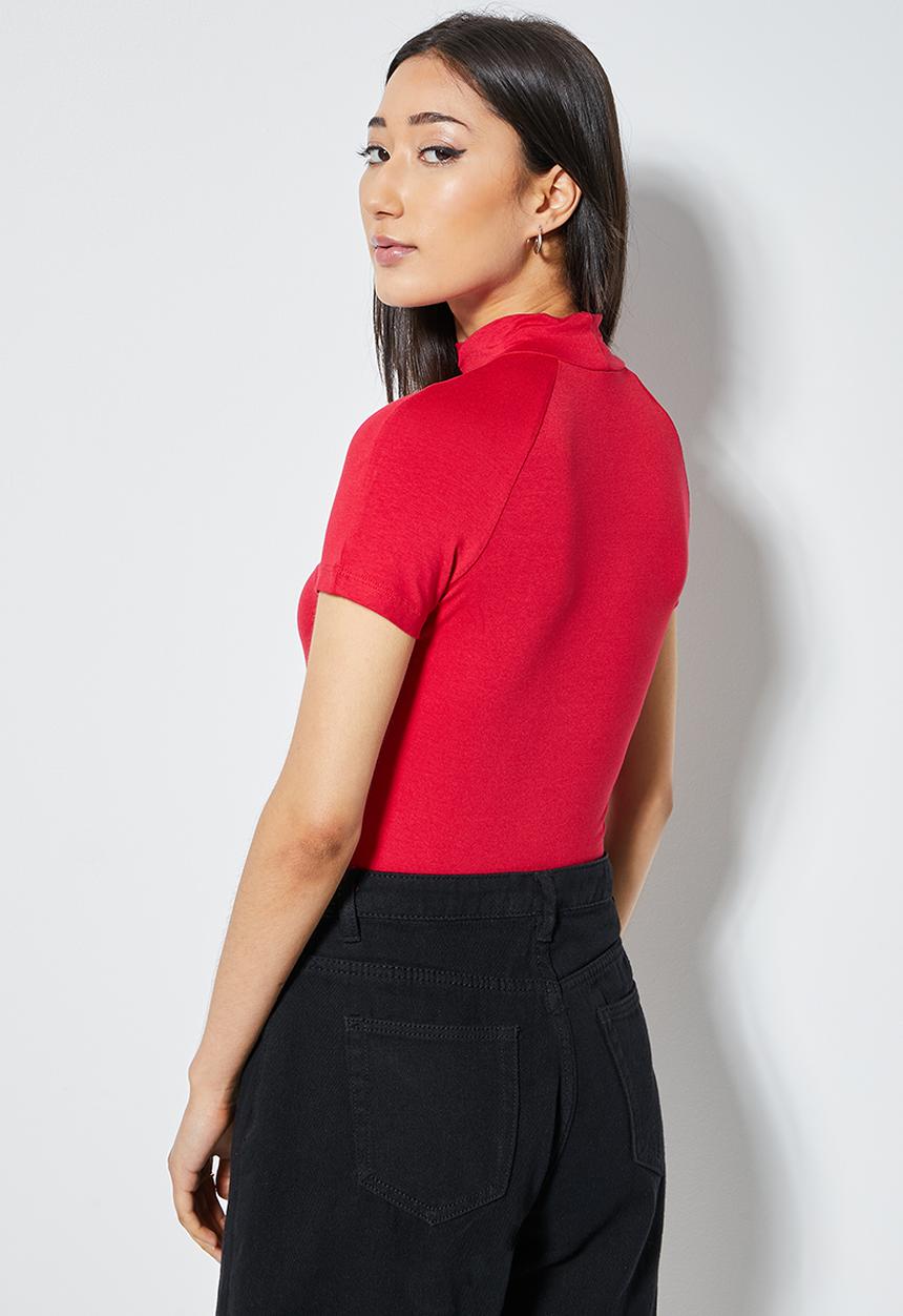 Superbalist - Raglan sleeve funnel neck tee - red