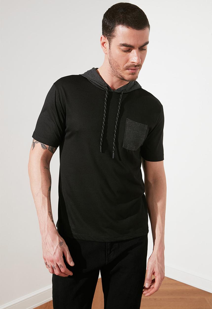Trendyol - Contrast pocket hooded short sleeve tee - black
