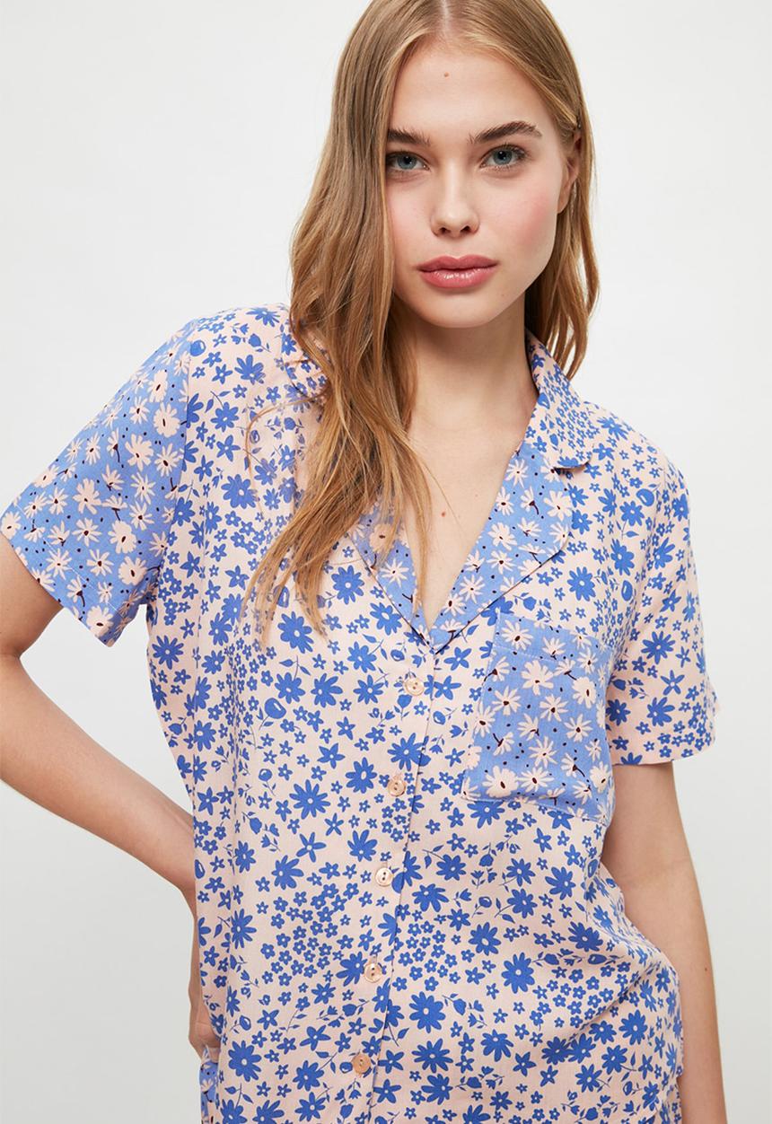 Trendyol - Floral patterned pajamas set - blue & white 