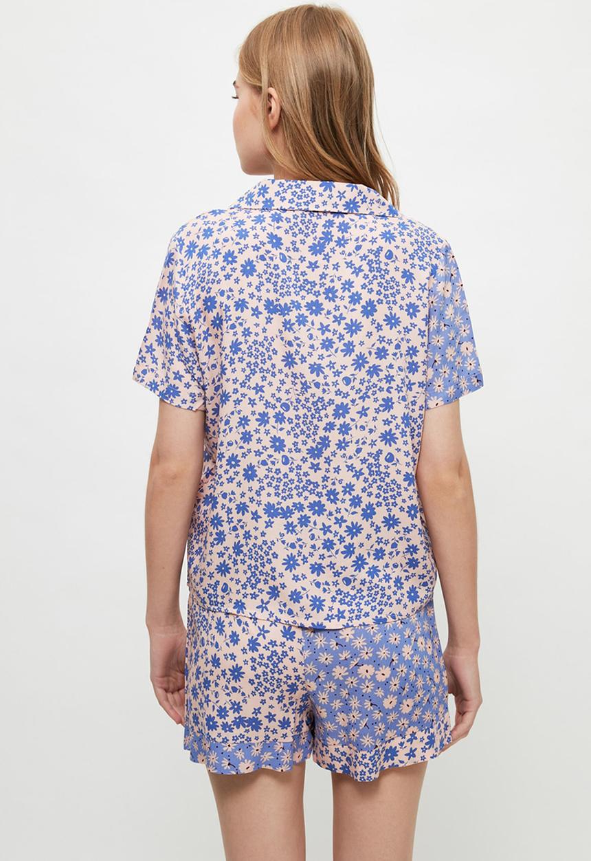 Trendyol - Floral patterned pajamas set - blue & white 