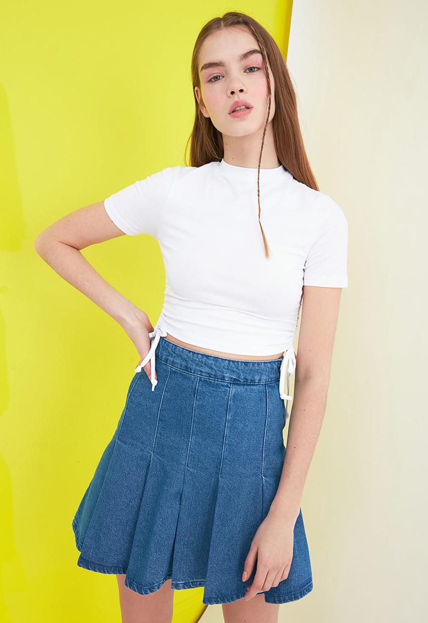 Trendyol - Pleated knitted crop top - white