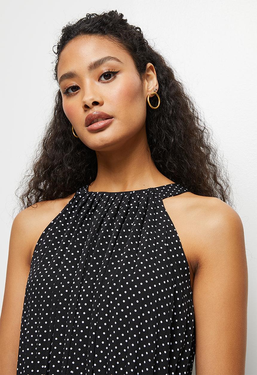 edit - High neck pleated maxi dress - black & white 