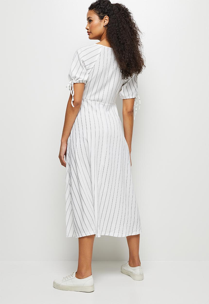edit - Crinkle fit & flare dress - black cream stripe