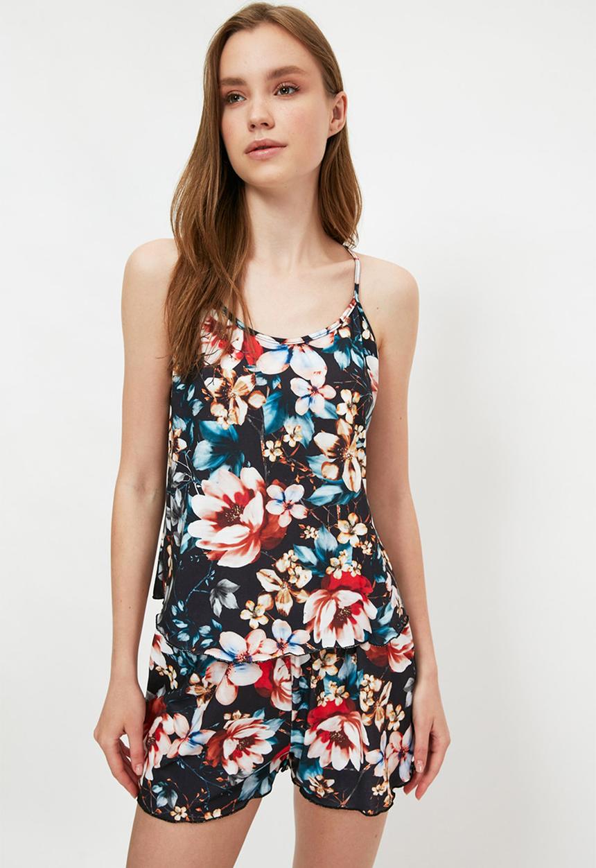 Trendyol - Floral patterned pajamas set - black