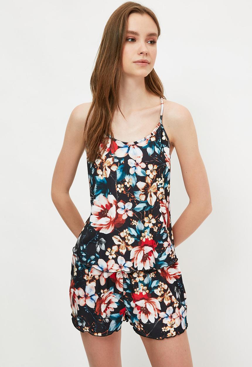 Trendyol - Floral patterned pajamas set - black