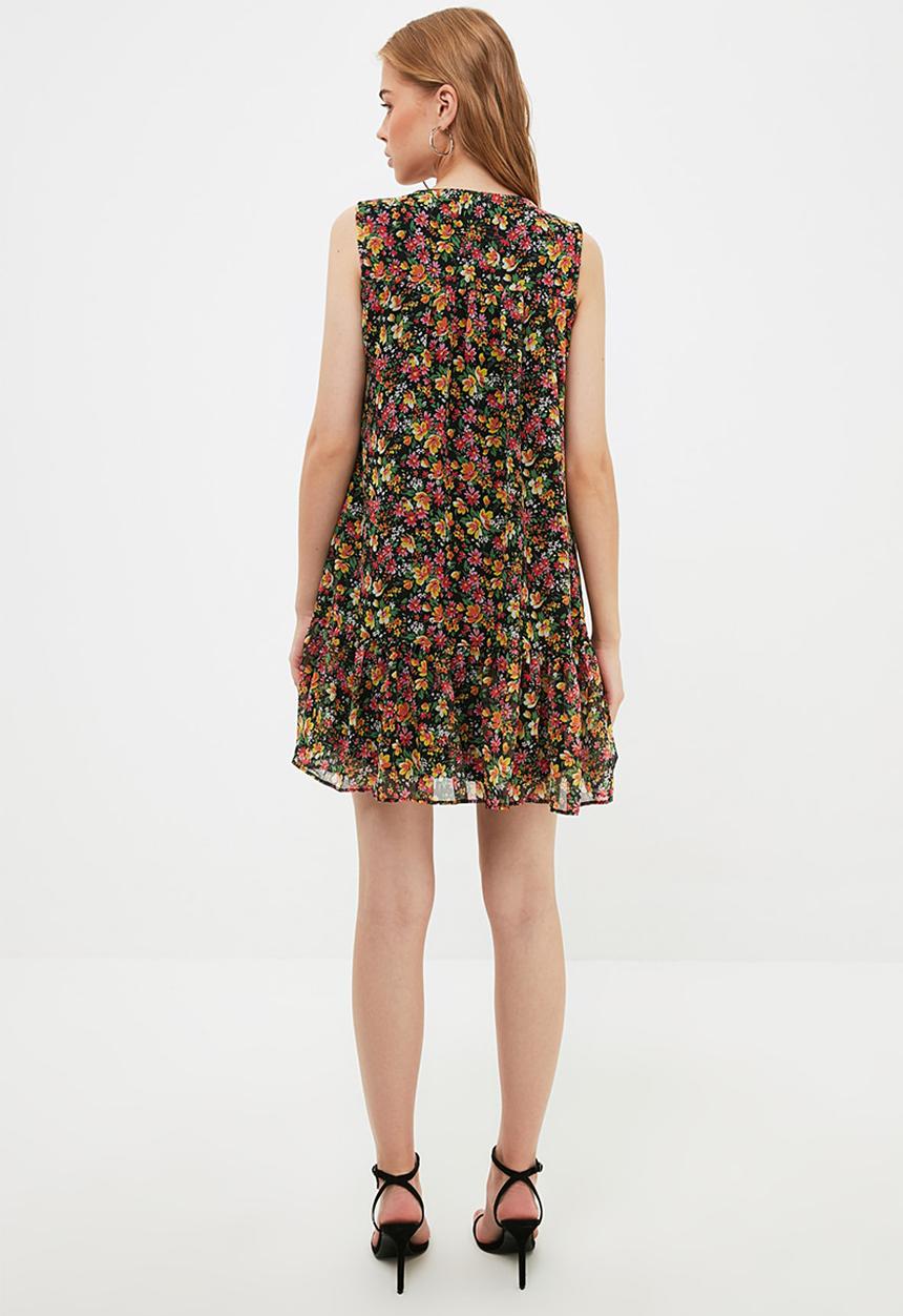 Trendyol - Wide cut floral dress - multi