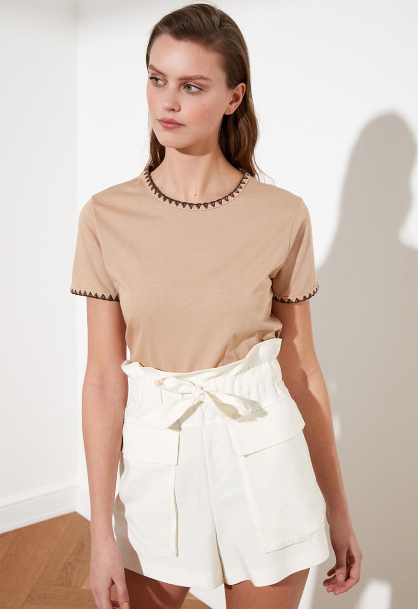 Trendyol - Collar embroidered basic knitted t-shirt - stone