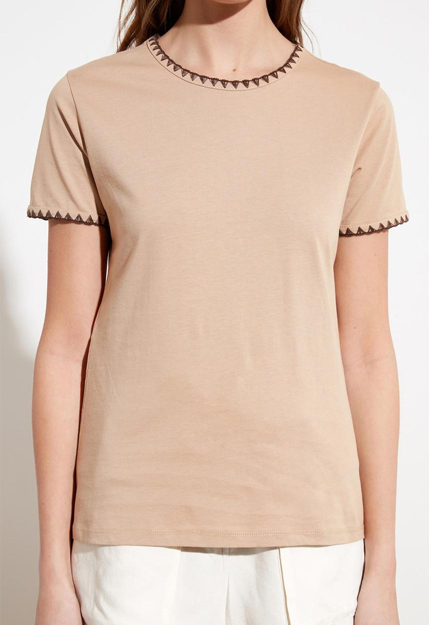 Trendyol - Collar embroidered basic knitted t-shirt - stone