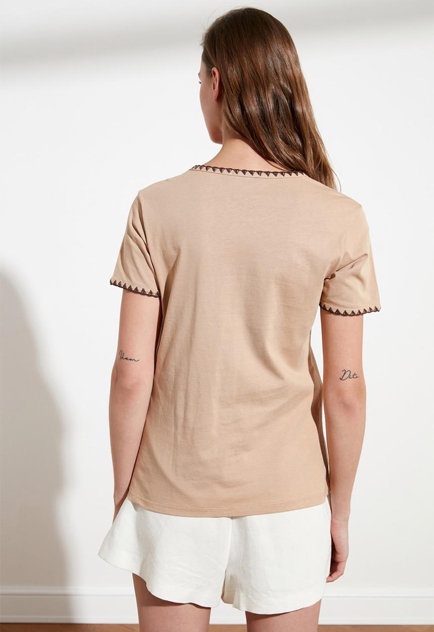 Trendyol - Collar embroidered basic knitted t-shirt - stone