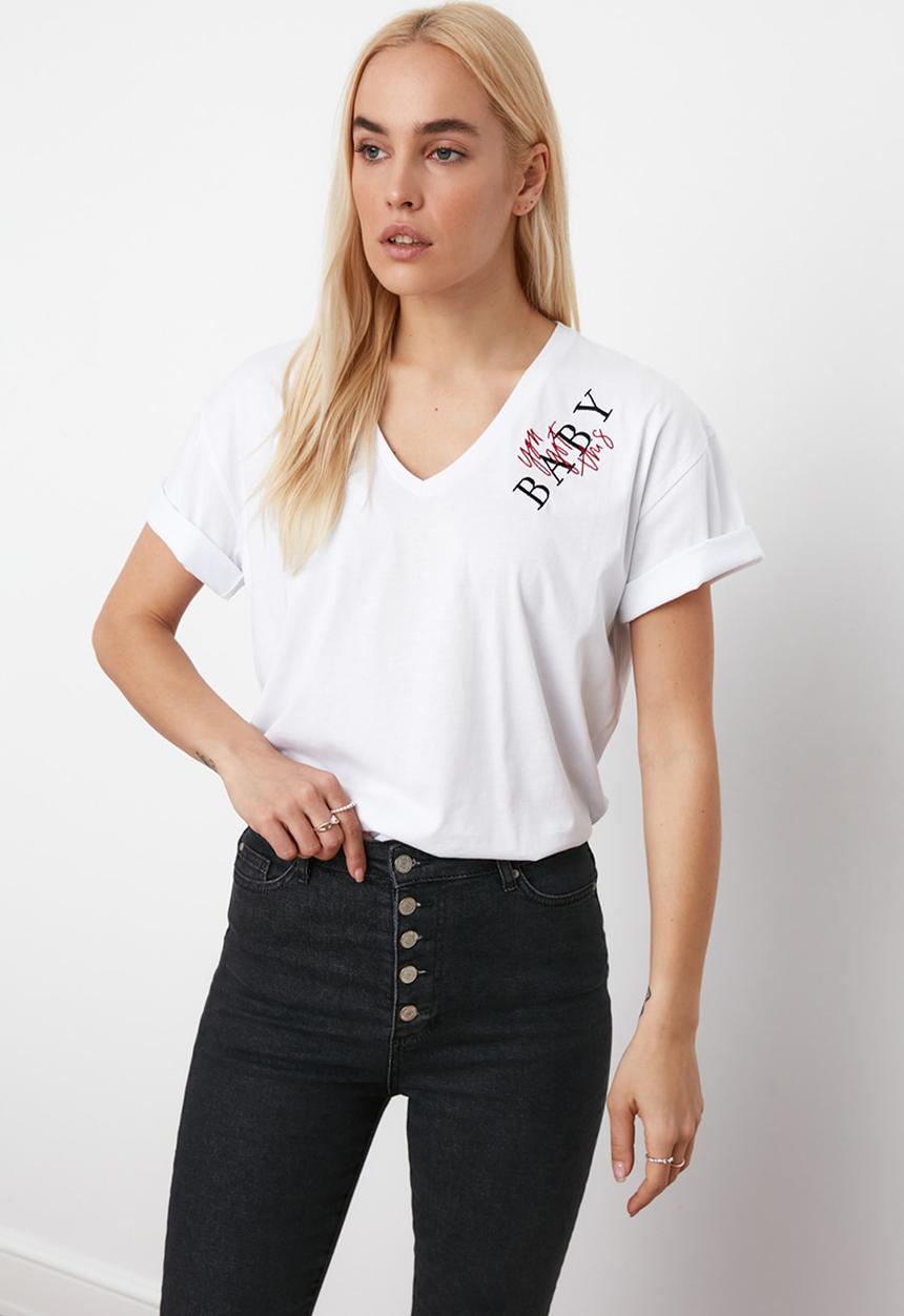 Trendyol - Embroidered boyfriend T-shirt - white